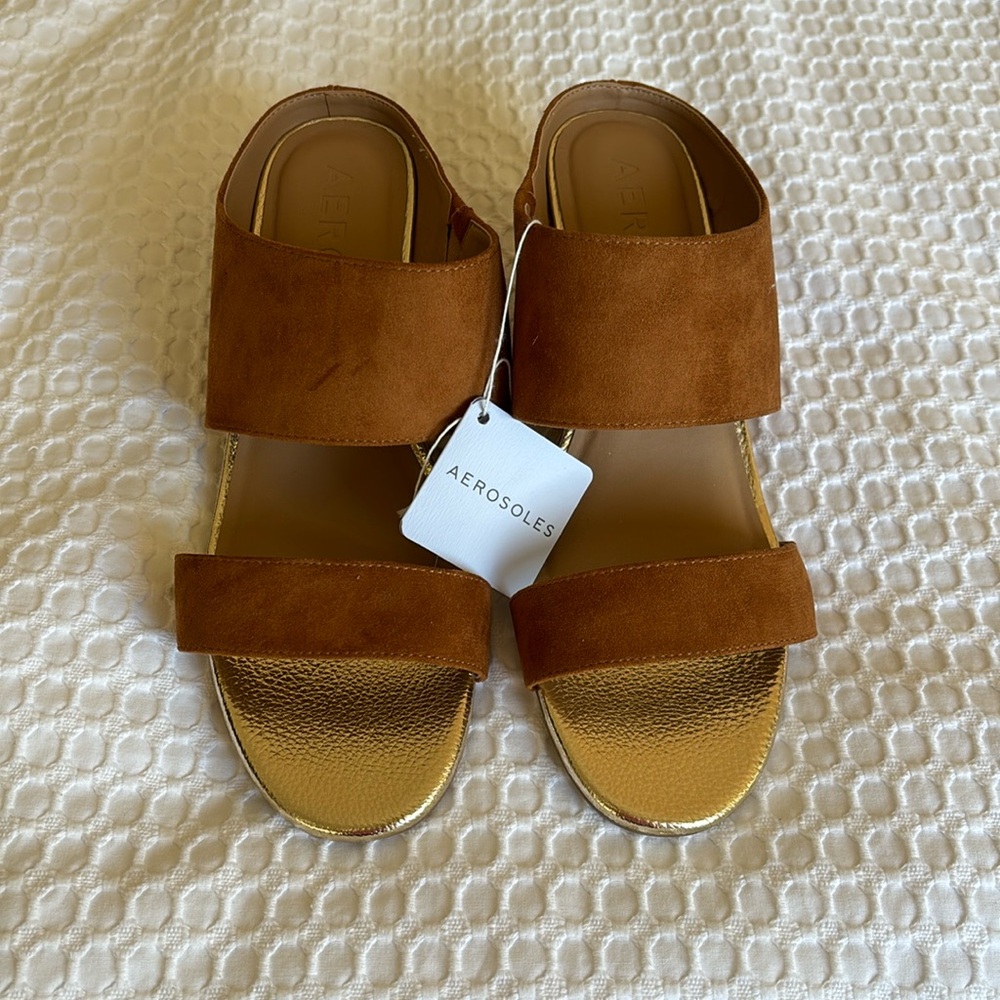 Aerosoles tan wedge. New with tags